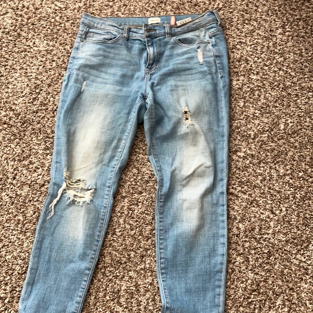Sneak peak jeans